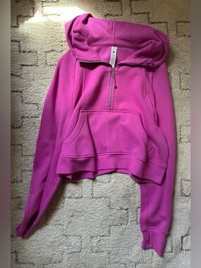 Lululemon Scuba in Pink Pow Tone size M/L